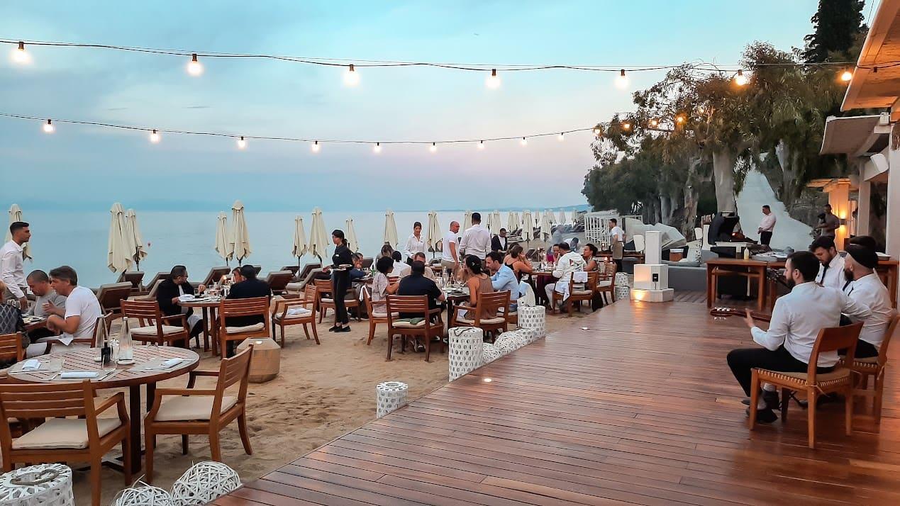 corfu restaurants on the beach