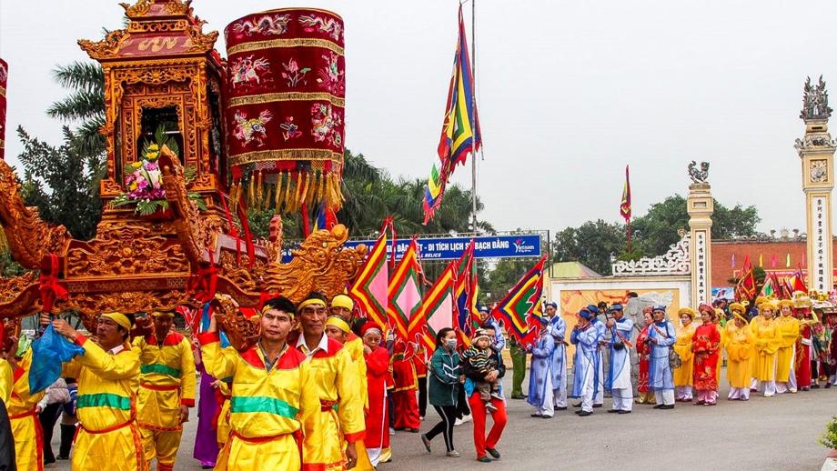 Get into the festive spirit with local festivals celebrating the culinary and cultural heritage of Quang Ninh