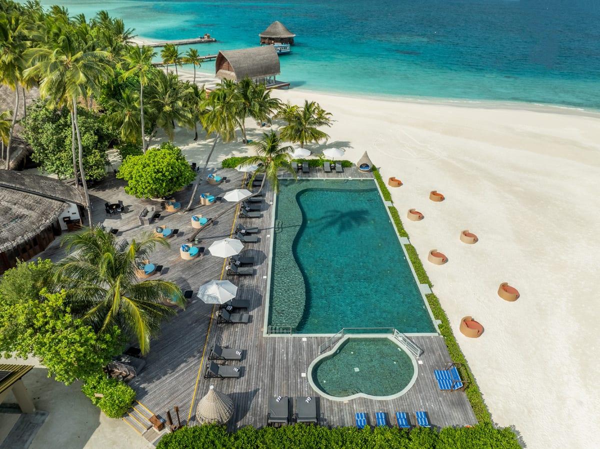 an-velavaru_Kuredhi Pool Bar_Aerial_8